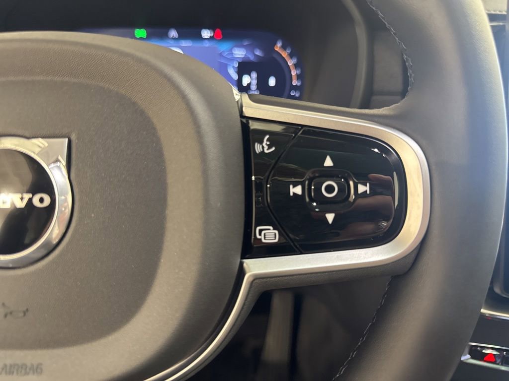 Used 2026 Volvo XC90 B5 Plus w/ Protection Package image 10