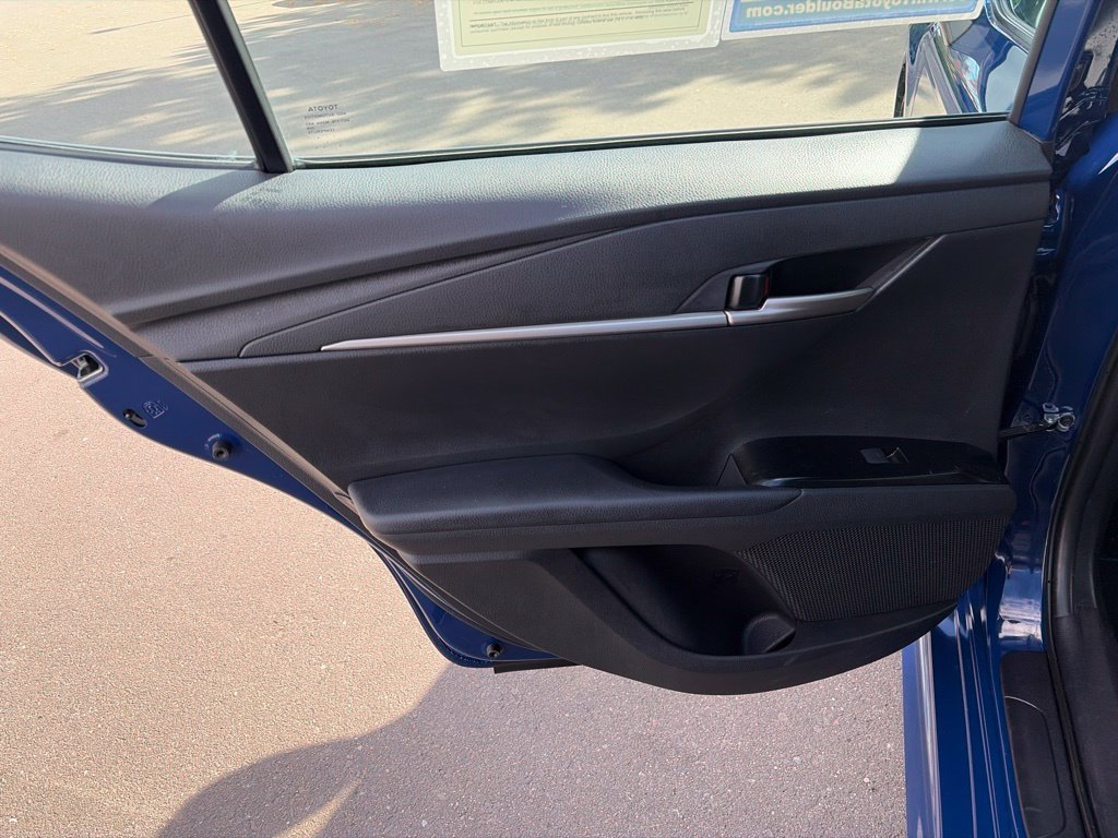Used 2025 Toyota Camry SE FWD image 17