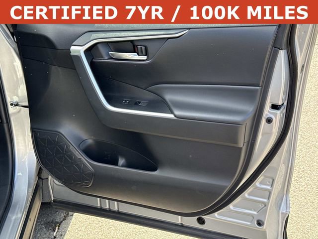 Used 2023 Toyota RAV4 XLE AWD/4WD image 8