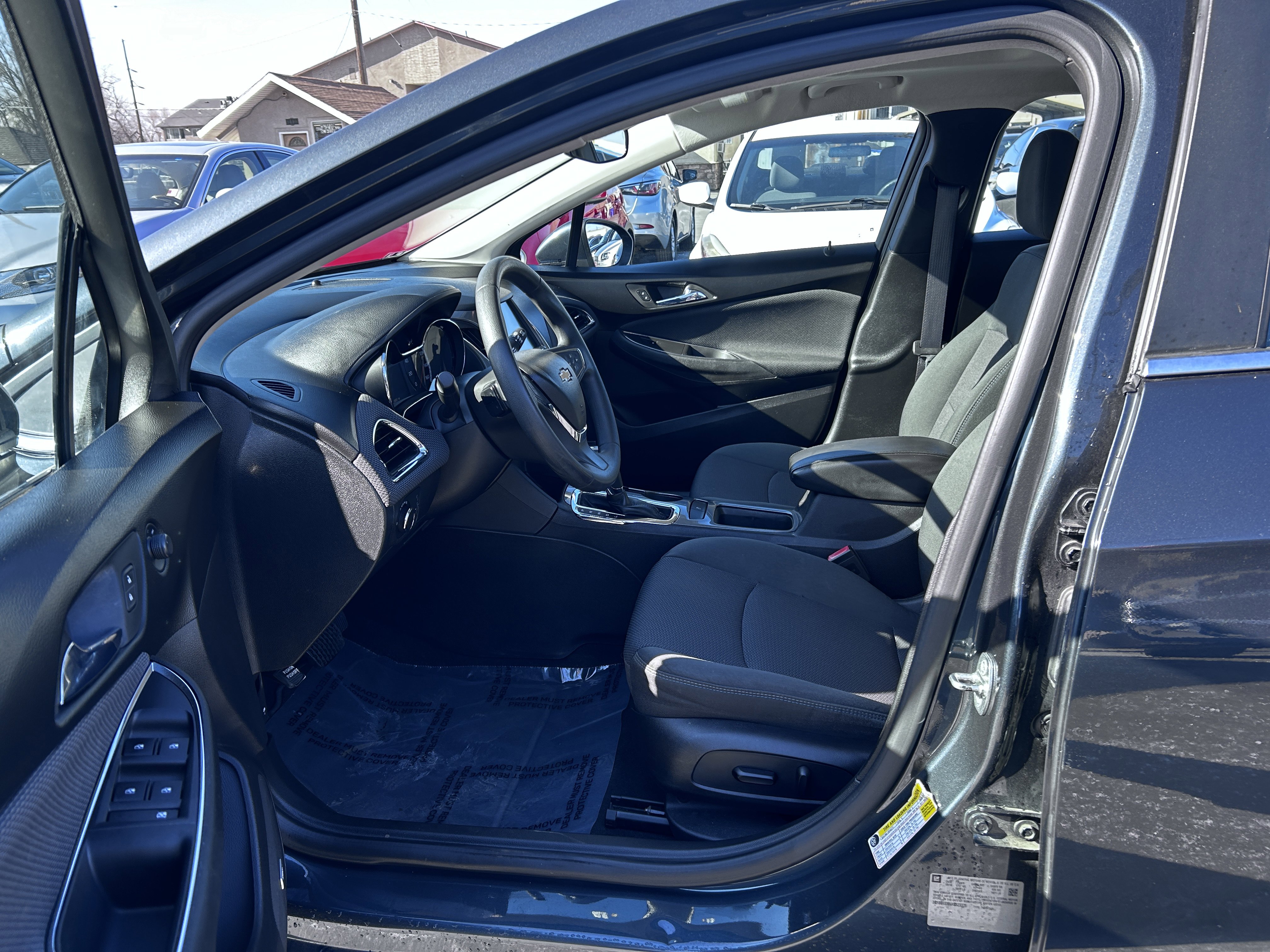 Used 2017 Chevrolet Cruze LT w/ Sun And Sound Package image 11