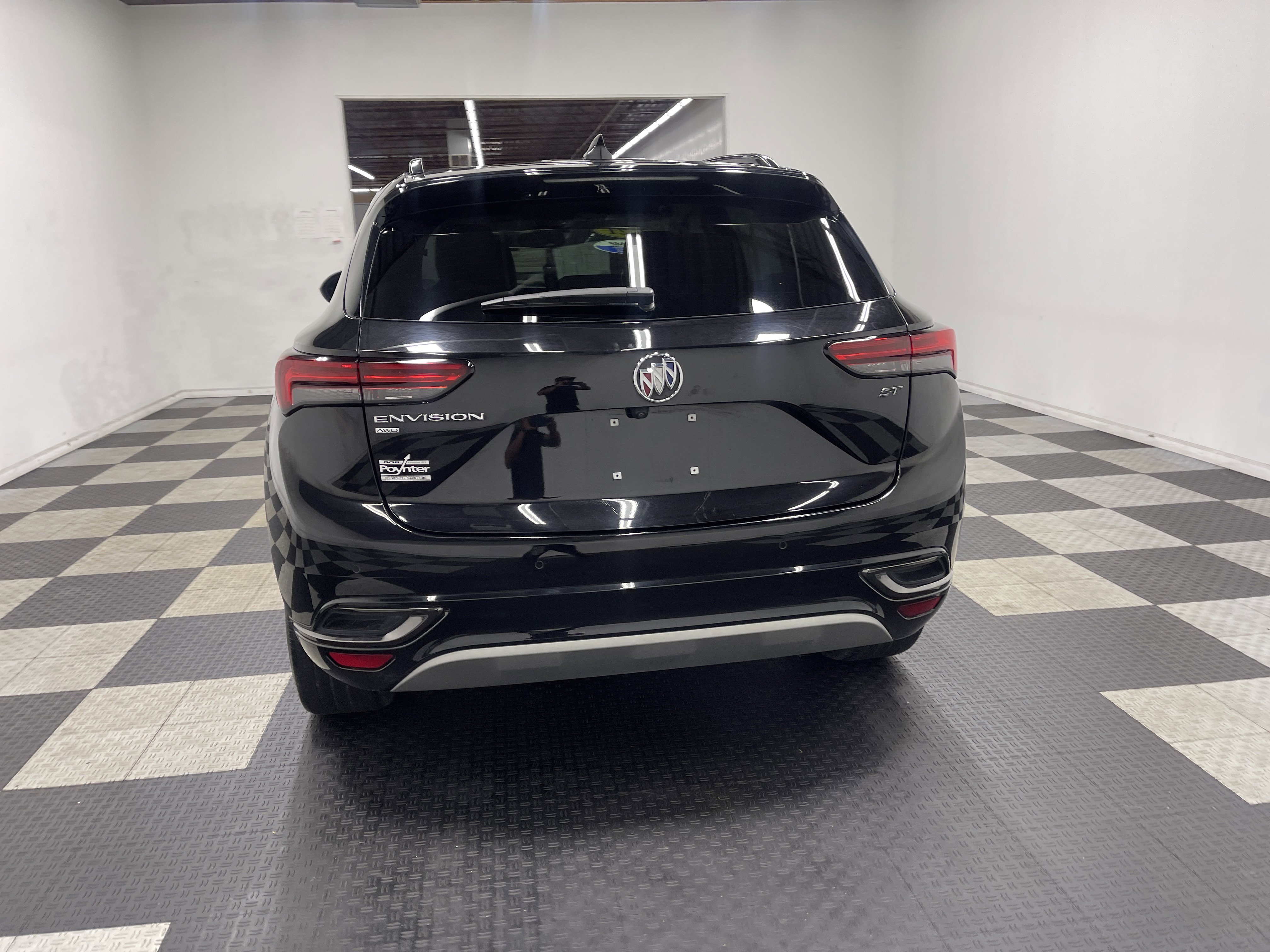Used 2021 Buick Envision Essence w/ Sport Touring Package AWD/4WD image 3