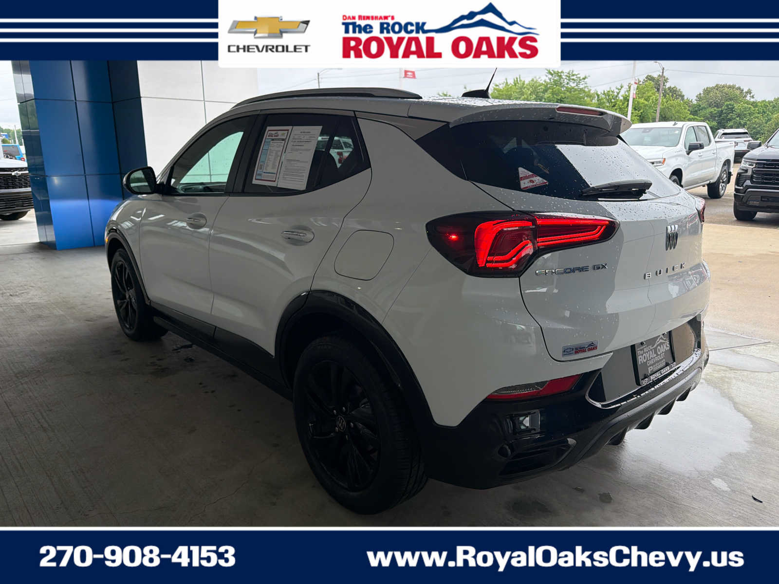 Used 2024 Buick Encore GX Sport Touring FWD image 4
