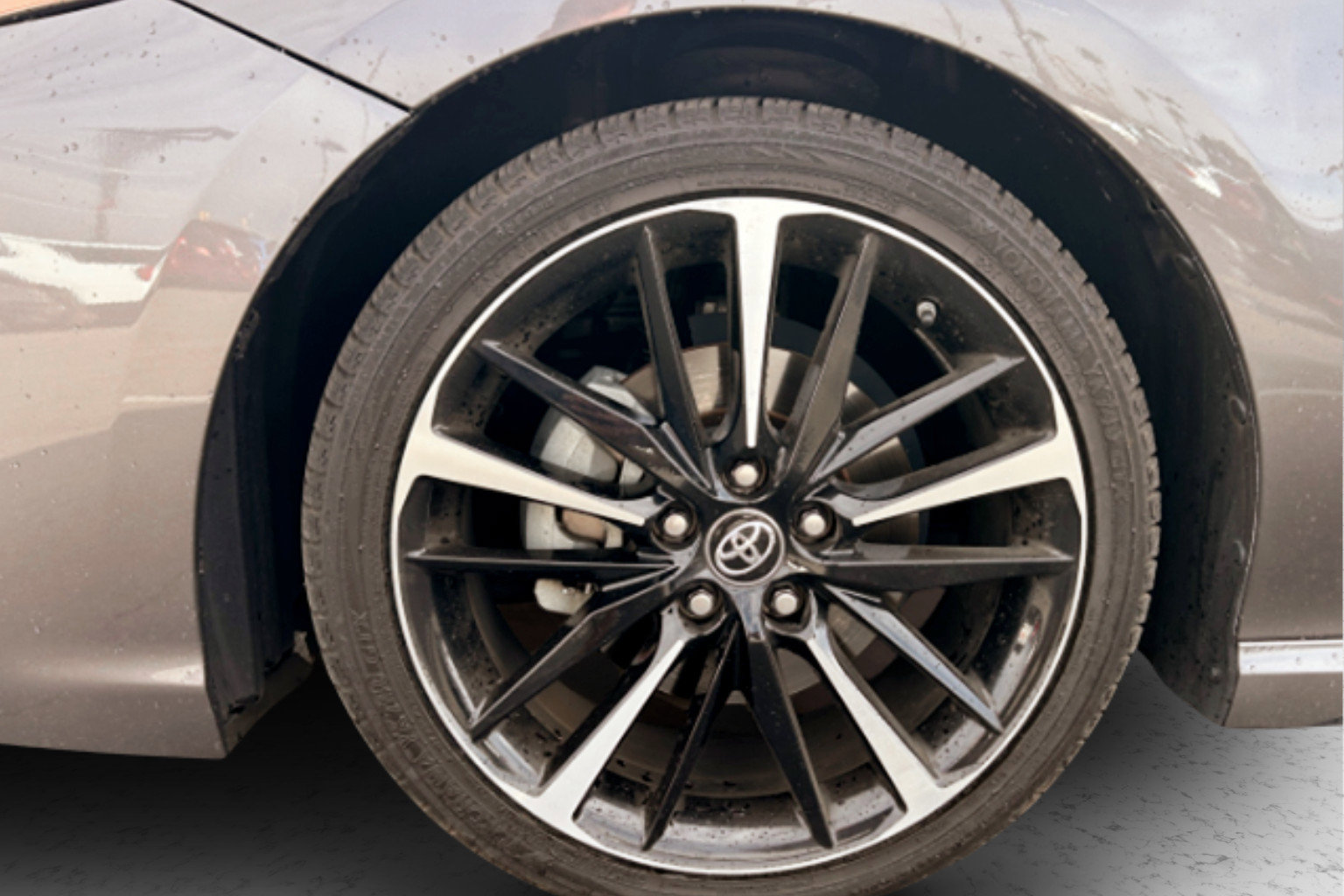 Used 2018 Toyota Camry XSE image 18