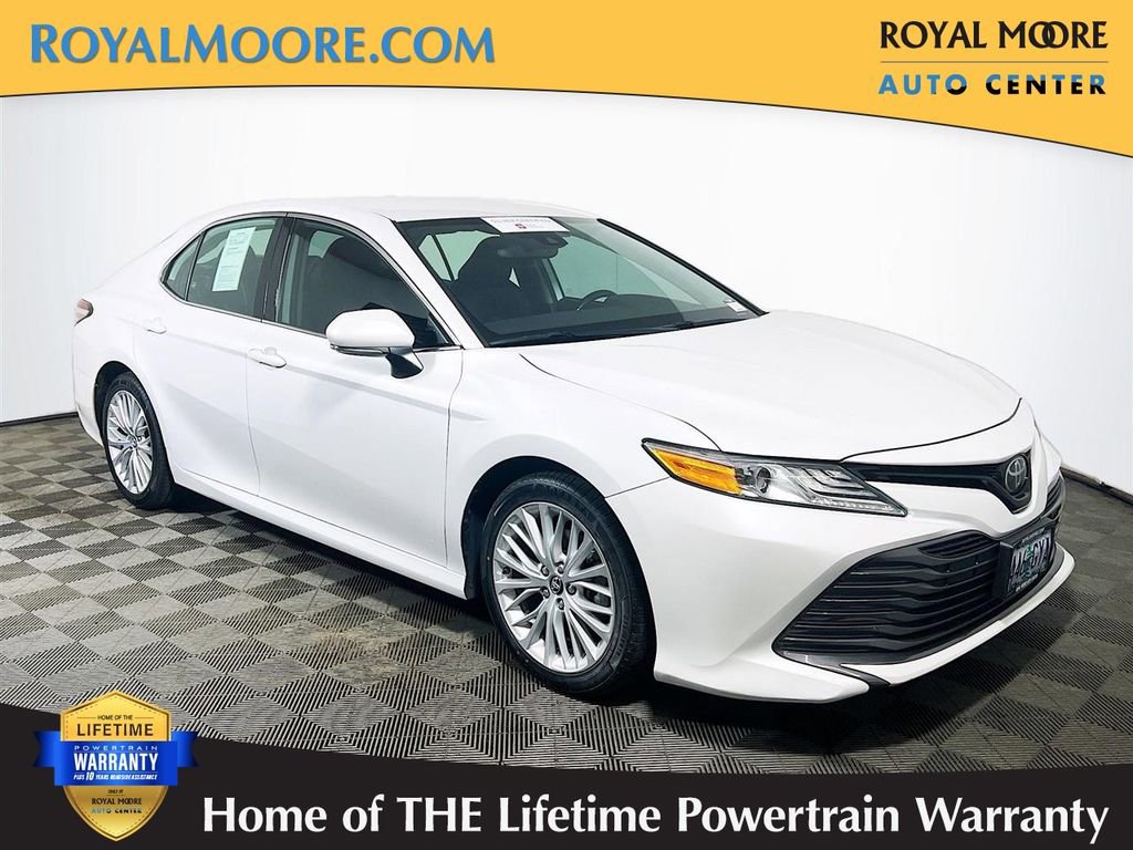 Certified 2019 Toyota Camry XLE FWD image 1