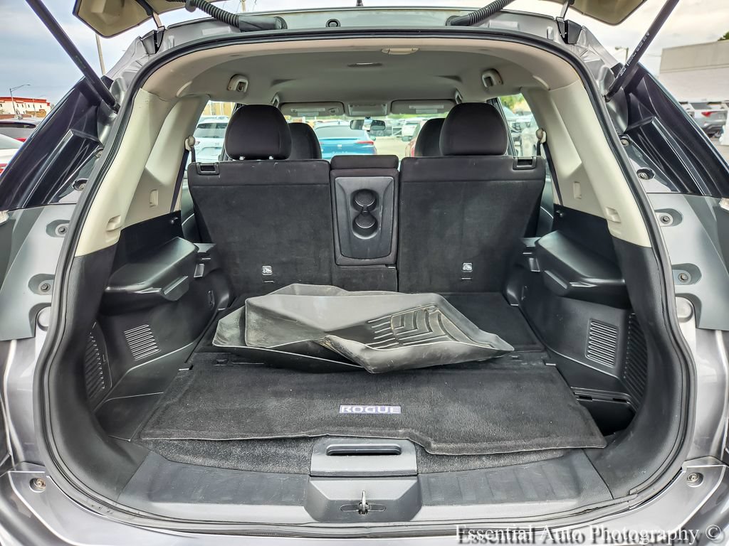 Used 2015 Nissan Rogue S AWD/4WD image 16