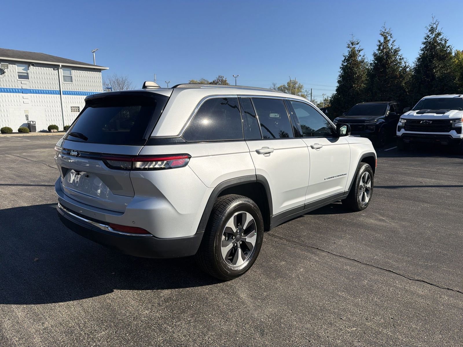 Used 2024 Jeep Grand Cherokee Limited 4xe image 8