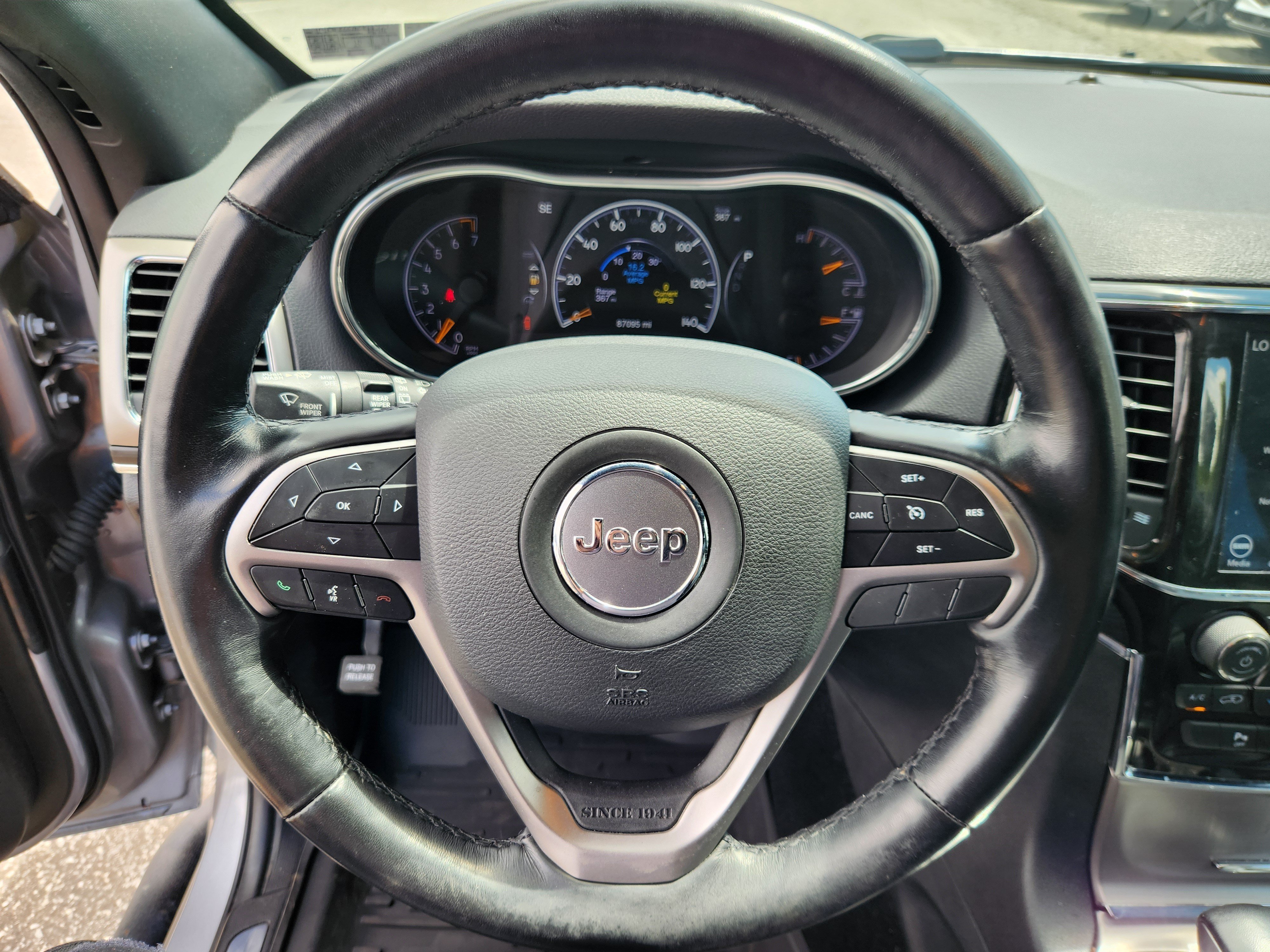 Used 2021 Jeep Grand Cherokee Limited AWD/4WD image 9