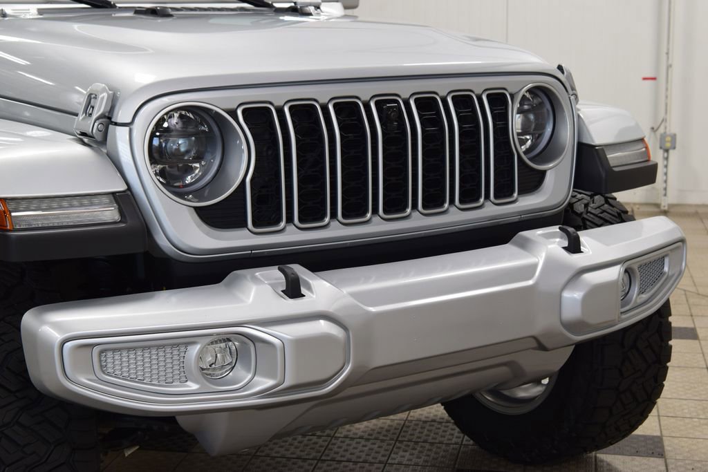 Used 2024 Jeep Wrangler Unlimited Sahara w/ Technology Group AWD/4WD image 11