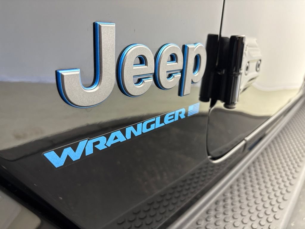 Used 2024 Jeep Wrangler High Altitude AWD/4WD image 13