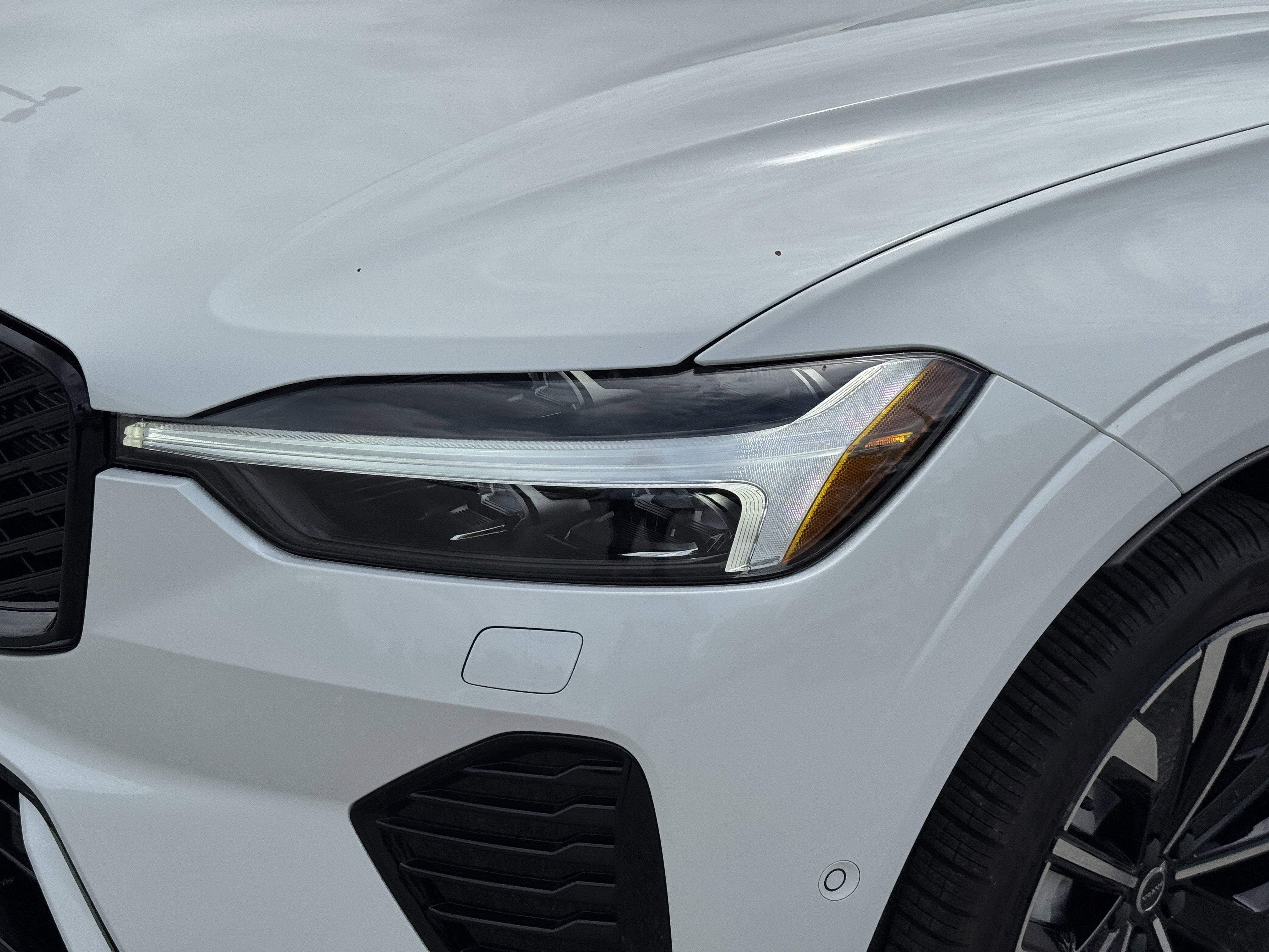 New 2026 Volvo XC60 B5 Ultra w/ Climate Package image 8