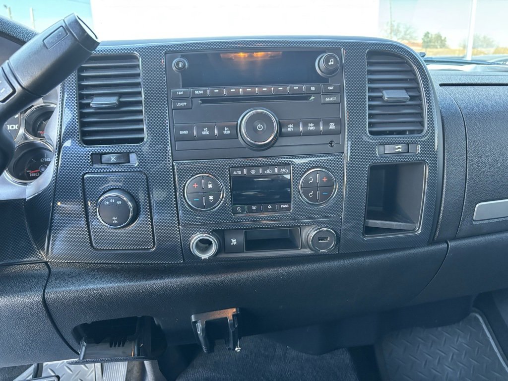 Used 2010 Chevrolet Silverado 2500 LT w/ Interior Plus Package image 25