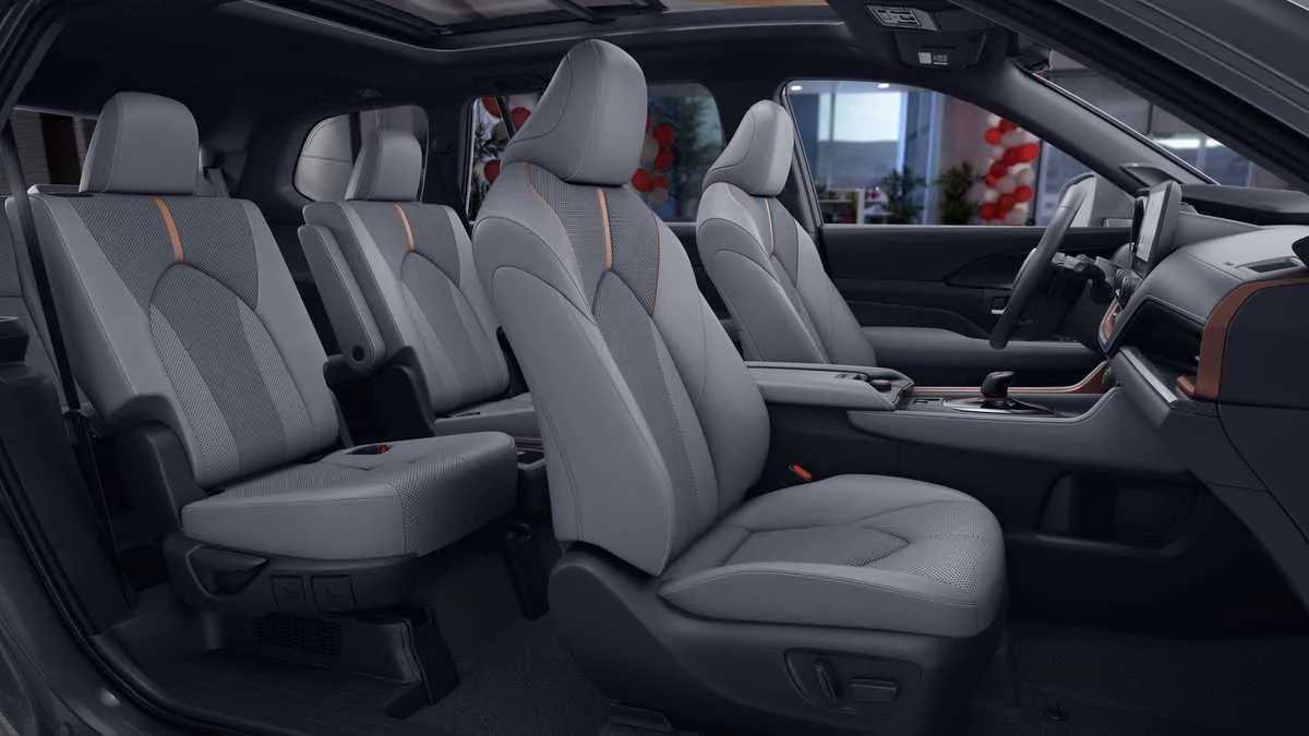 New 2026 Toyota Grand Highlander AWD Hybrid image 44