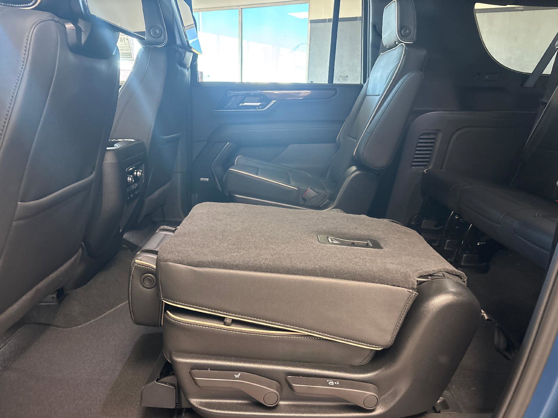 New 2026 GMC Yukon XL Elevation w/ Elevation Premium Package image 37