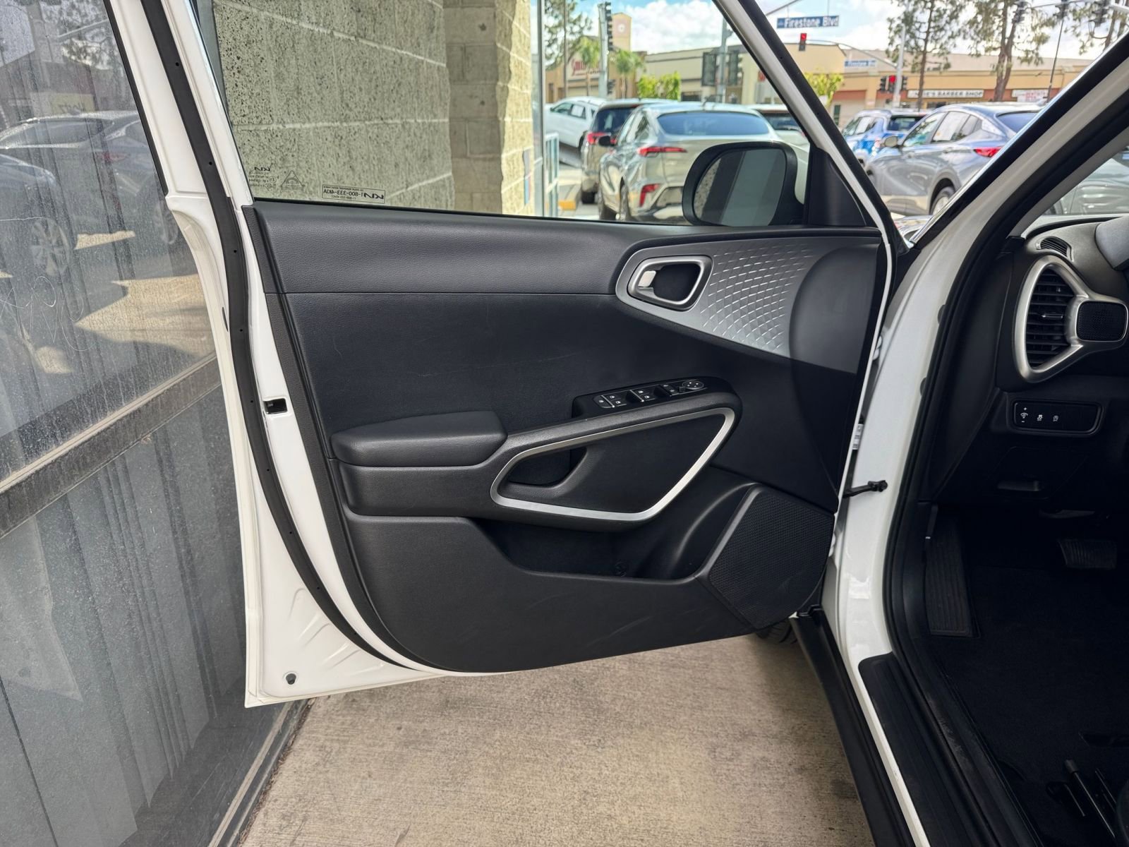 Used 2025 Kia Soul LX w/ LX Technology Package image 18