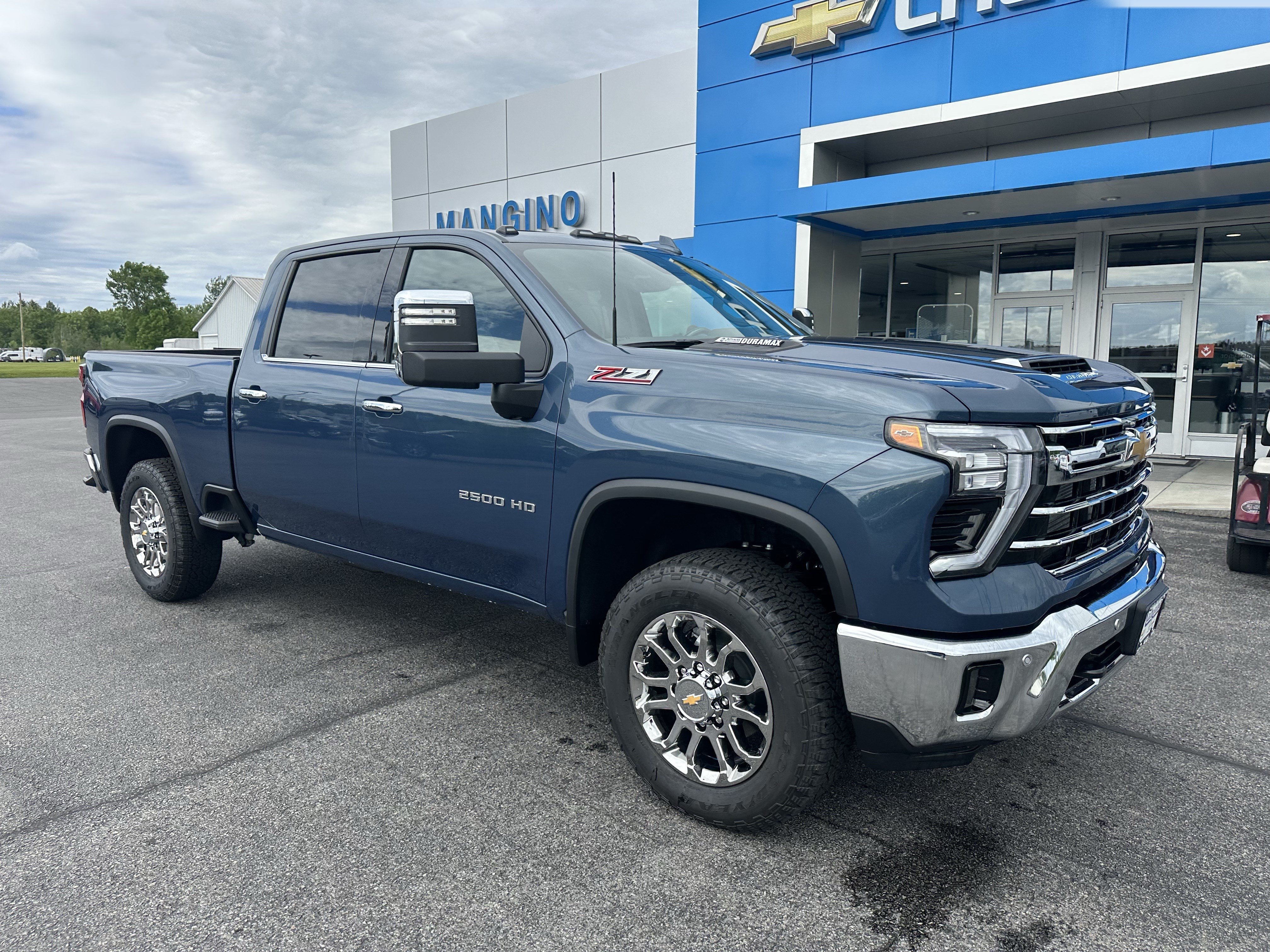 New 2026 Chevrolet Silverado 2500 LTZ w/ LTZ Premium Package AWD/4WD image 2