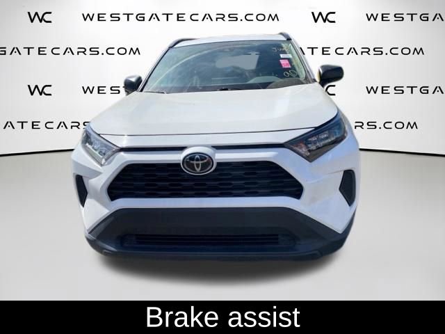Used 2019 Toyota RAV4 LE FWD image 2