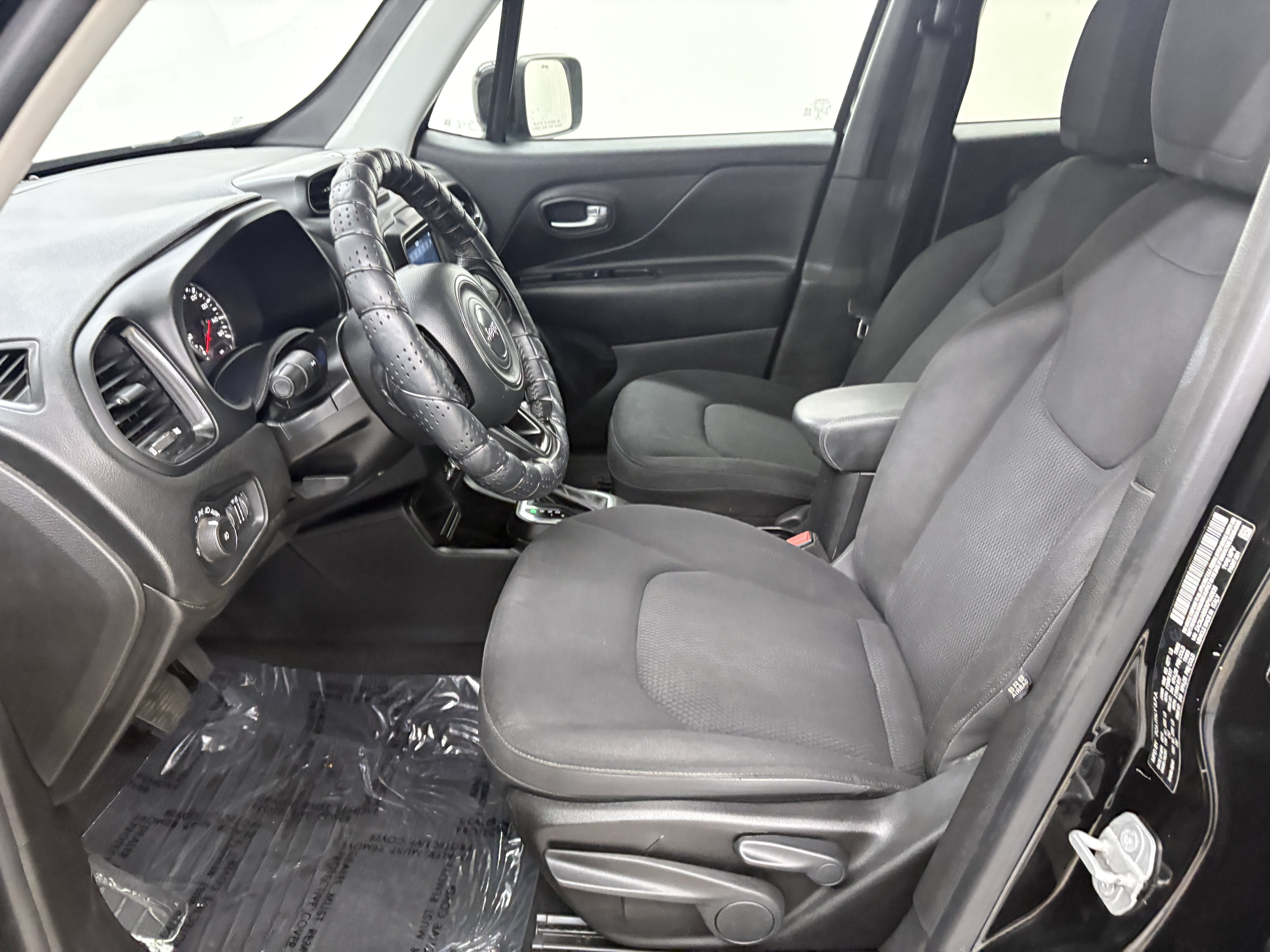 Used 2019 Jeep Renegade Altitude w/ Quick Order Package 2XM FWD image 11