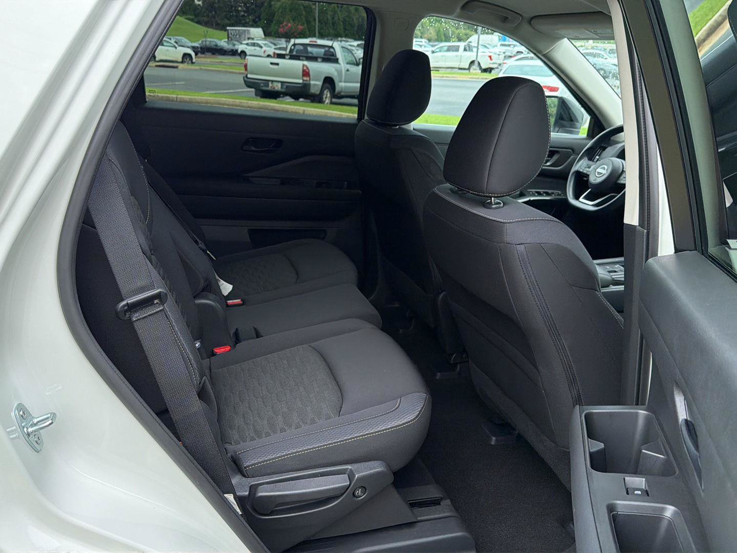 Used 2024 Nissan Pathfinder S FWD image 12