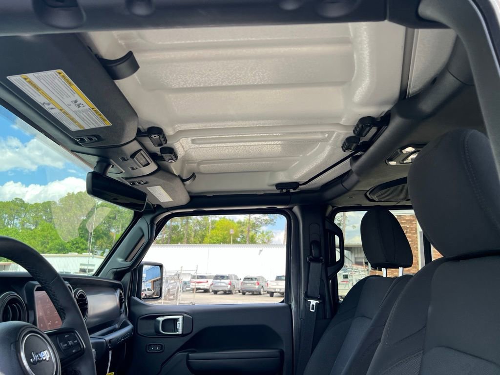 Used 2023 Jeep Wrangler Unlimited w/ 8.4" Radio Group image 15