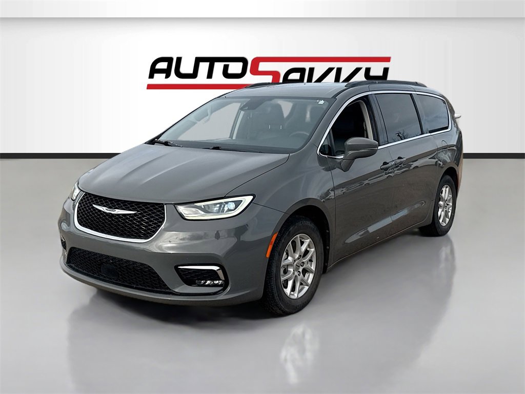 Used 2022 Chrysler Pacifica Touring-L image 3