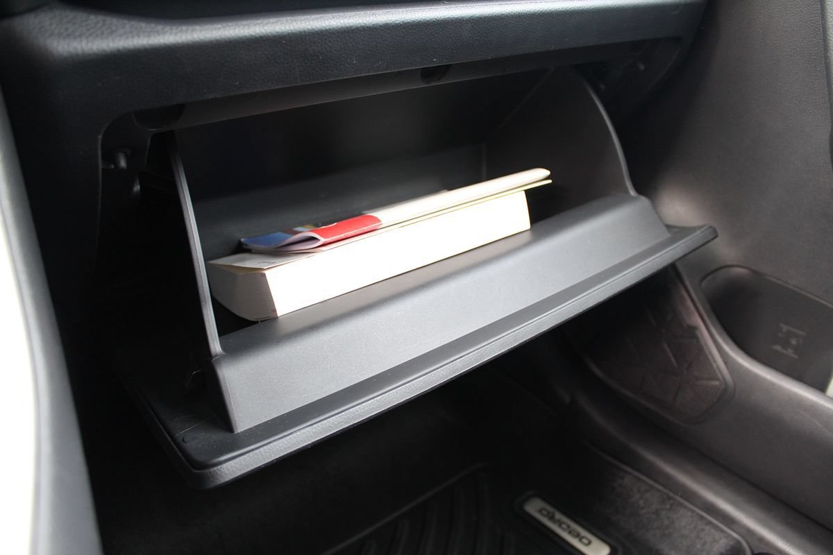 Used 2019 Toyota RAV4 LE w/ Carpet Mat Package FWD image 28