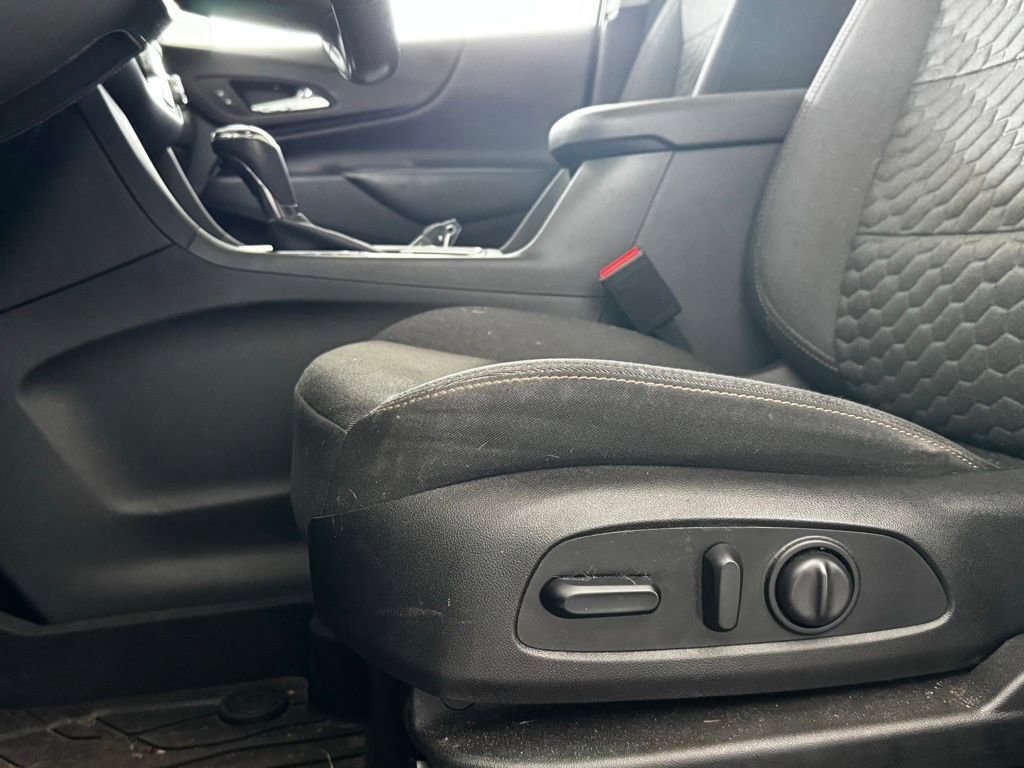 Used 2018 Chevrolet Equinox LT w/ Sun & Infotainment Package image 7
