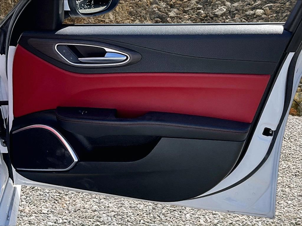 Used 2019 Alfa Romeo Giulia Ti image 22