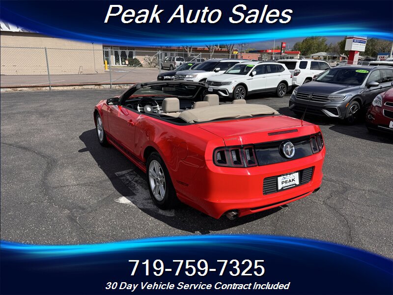 Used 2014 Ford Mustang Convertible RWD image 13