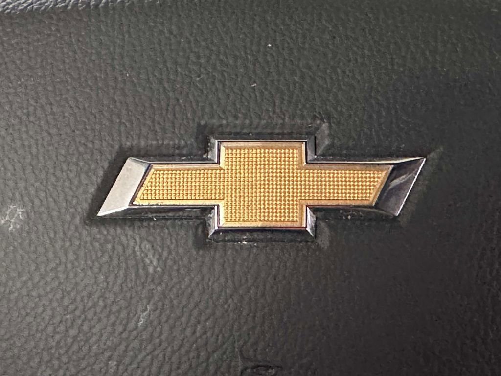 Used 2023 Chevrolet Traverse LT image 25