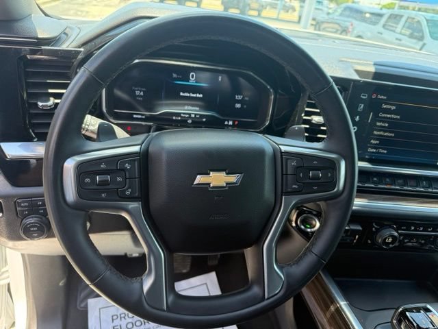Used 2025 Chevrolet Silverado 1500 LT AWD/4WD image 14