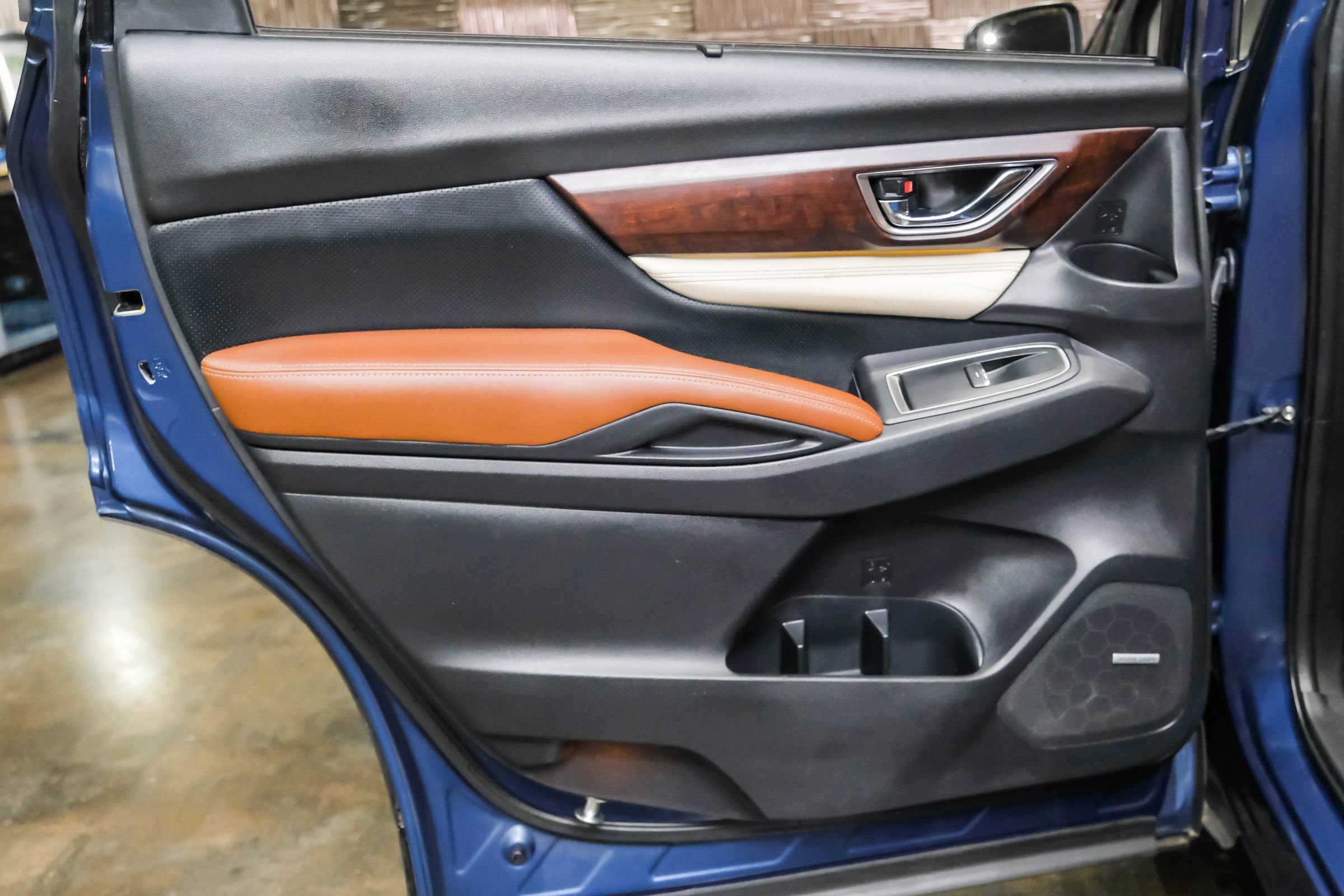 Used 2019 Subaru Ascent Touring w/ Popular Package #3 AWD/4WD image 39