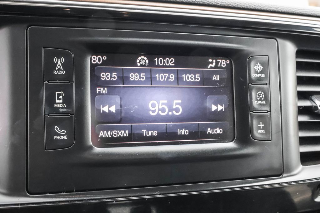 Used 2017 Chrysler Pacifica Touring-L image 22