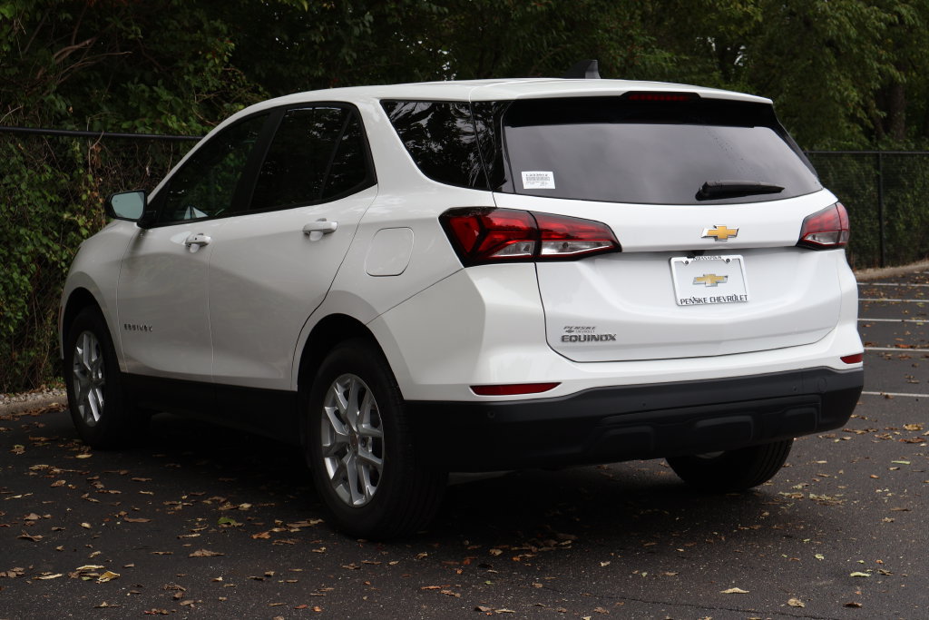 Certified 2024 Chevrolet Equinox LS w/ LS Convenience Package FWD image 7