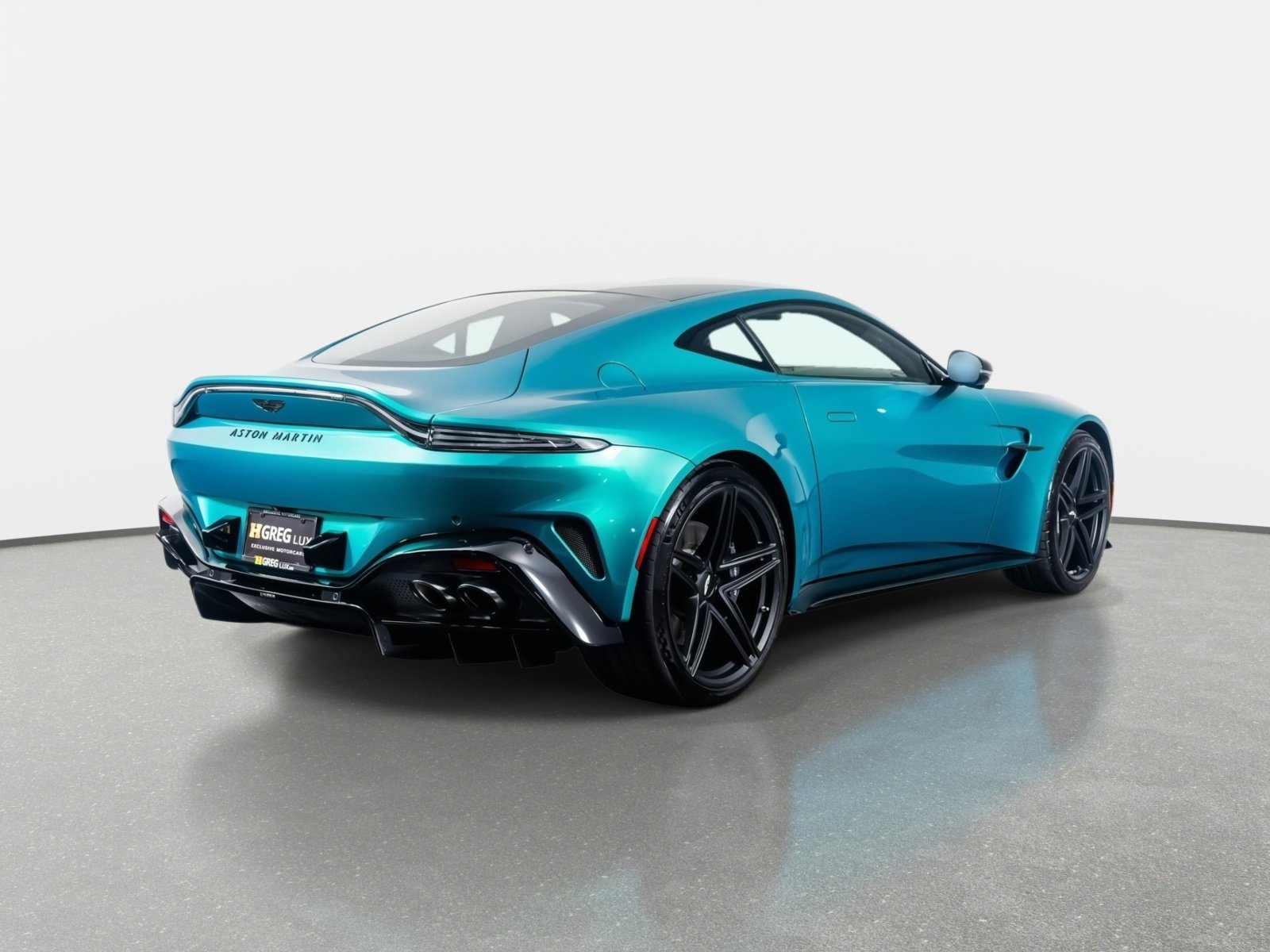 Used 2025 Aston Martin V8 Vantage Coupe image 10