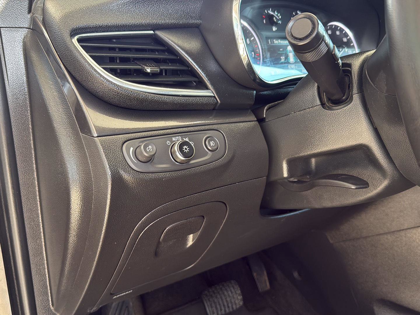 Used 2018 Buick Encore Sport Touring w/ Safety Package FWD image 14