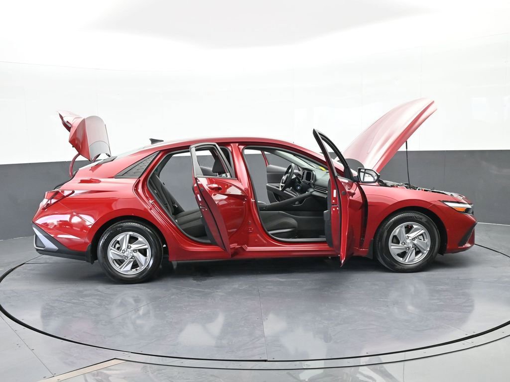 Used 2024 Hyundai Elantra SE FWD image 65