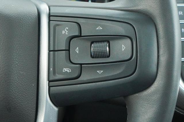 Used 2024 GMC Yukon SLT w/ SLT Premium Package image 17