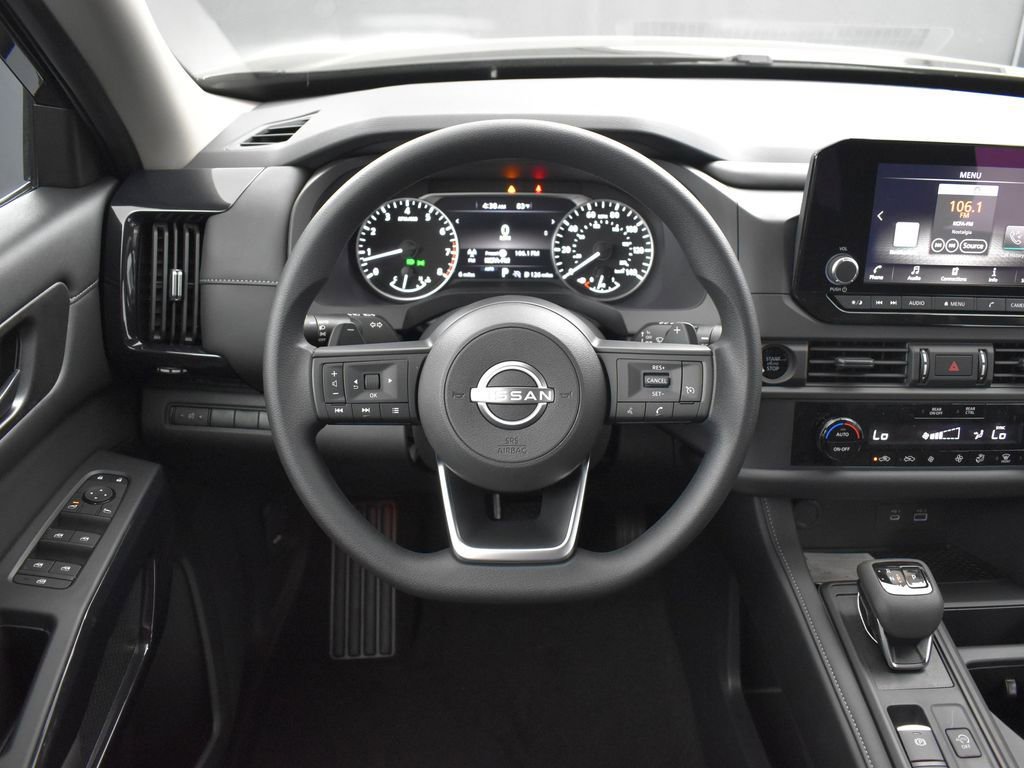 New 2025 Nissan Pathfinder S image 13