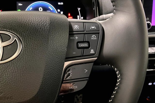 Used 2025 Toyota Camry SE FWD image 20