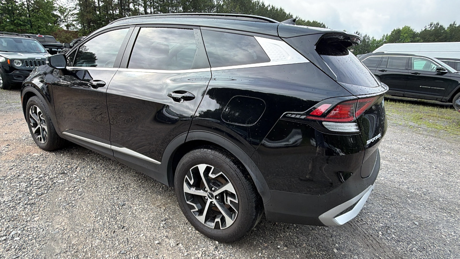 Used 2025 Kia Sportage EX w/ Premium Package FWD image 10