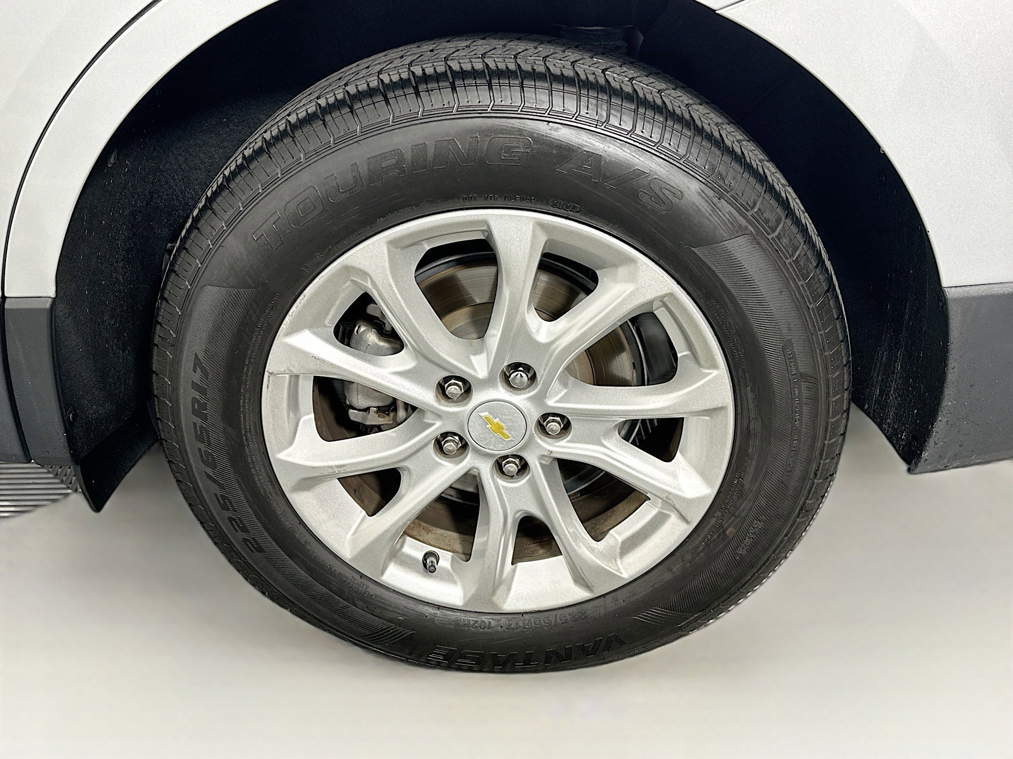 Used 2018 Chevrolet Equinox LS image 11