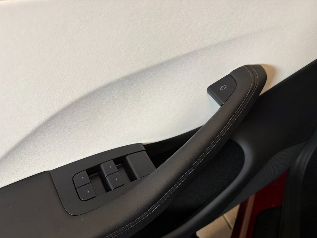 Used 2025 Tesla Model 3 Long Range image 15