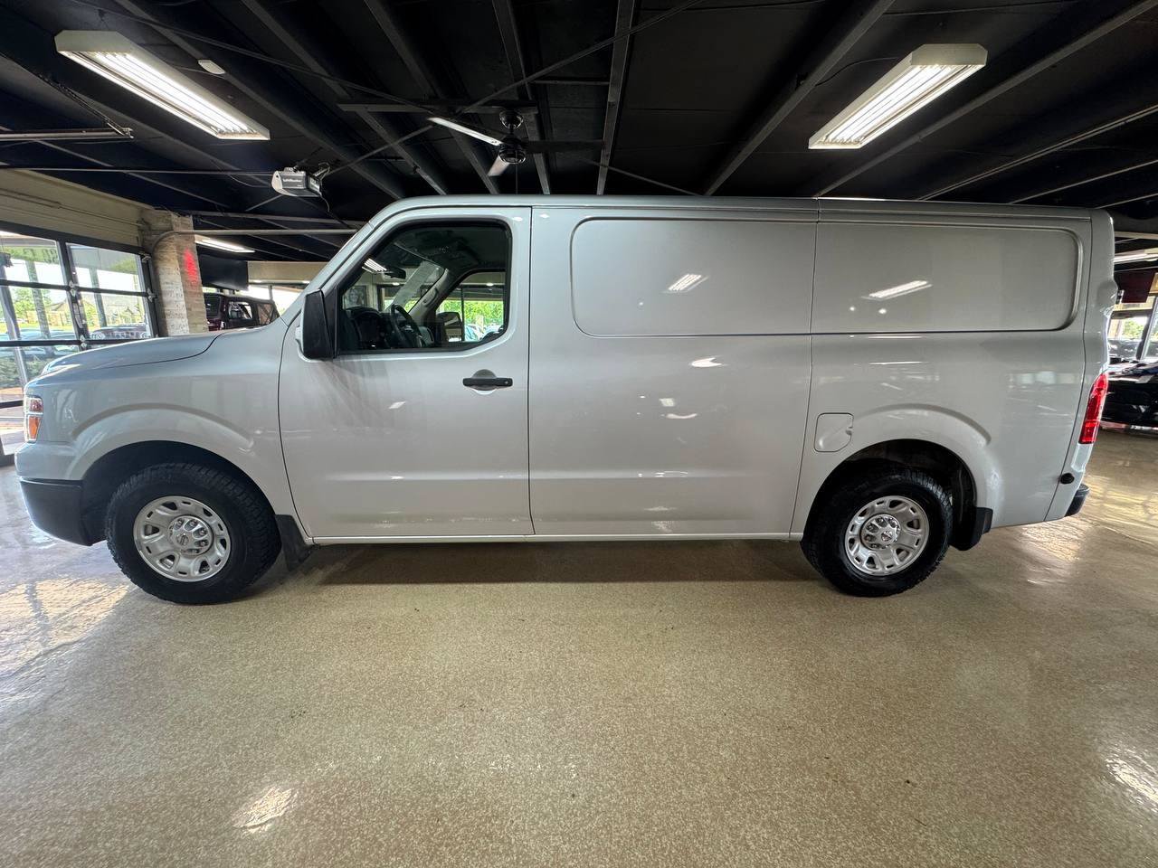 Used 2017 Nissan NV 1500 SV RWD image 4