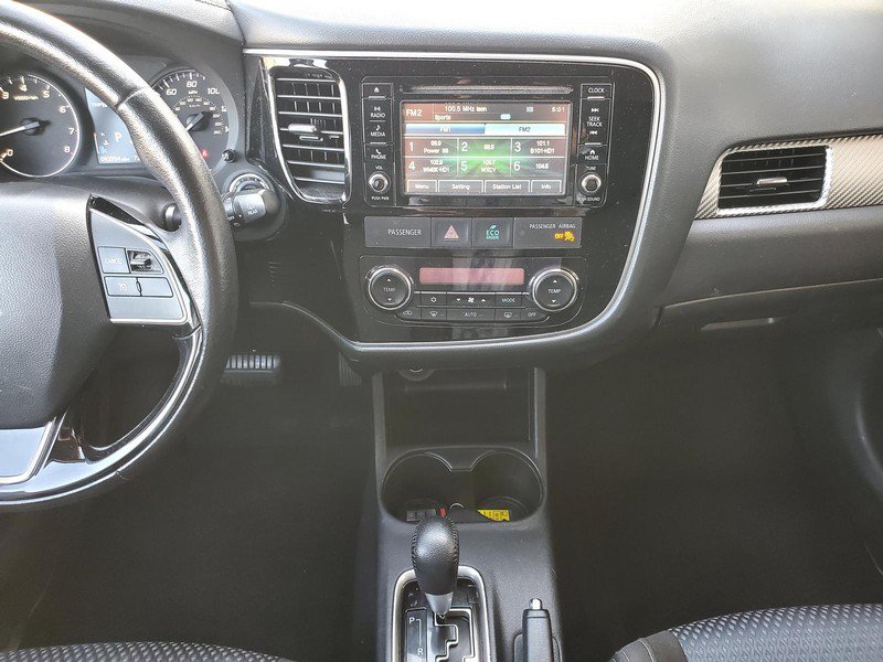 Used 2016 Mitsubishi Outlander SE AWD/4WD image 10