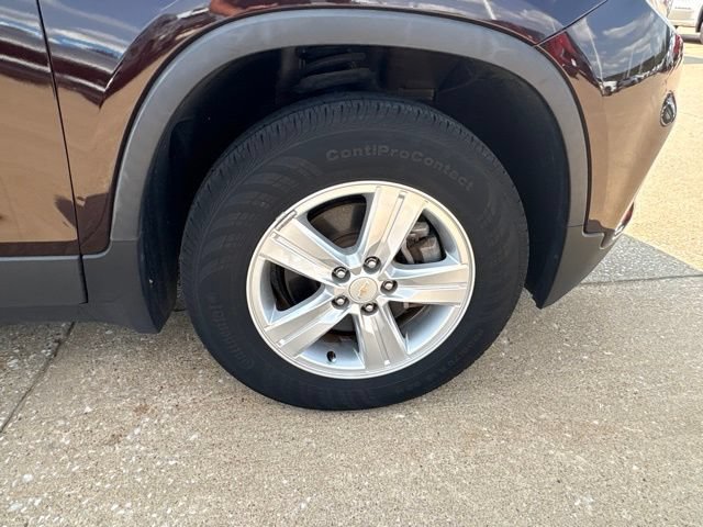 Used 2022 Chevrolet Trax LT w/ LT Convenience Package AWD/4WD image 45