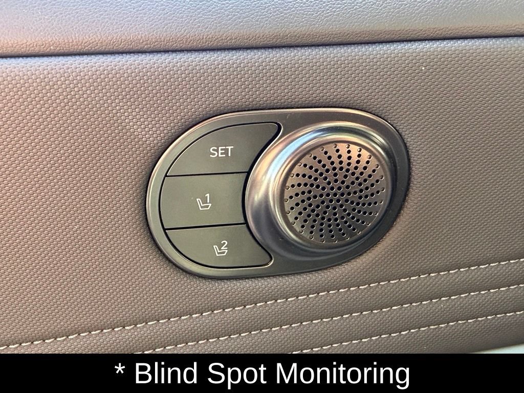 Used 2025 Hyundai Elantra Limited FWD image 20