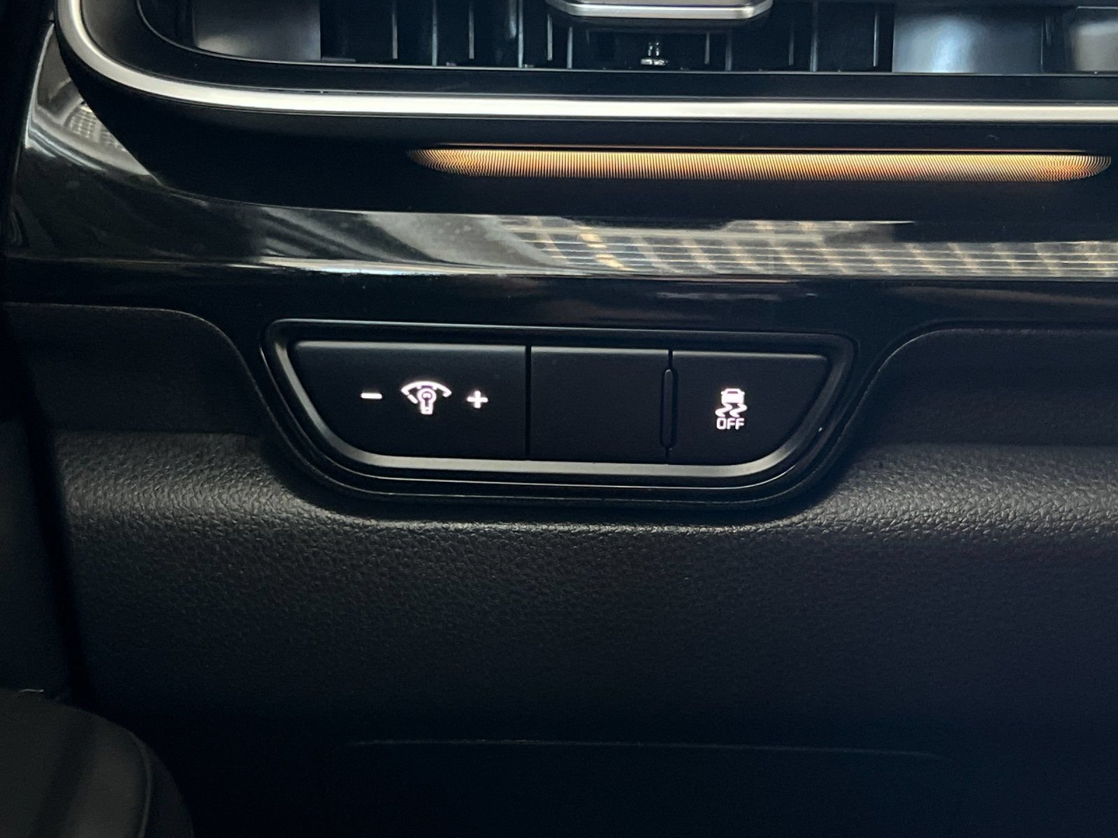 Certified 2026 Kia Carnival SX Prestige FWD image 32