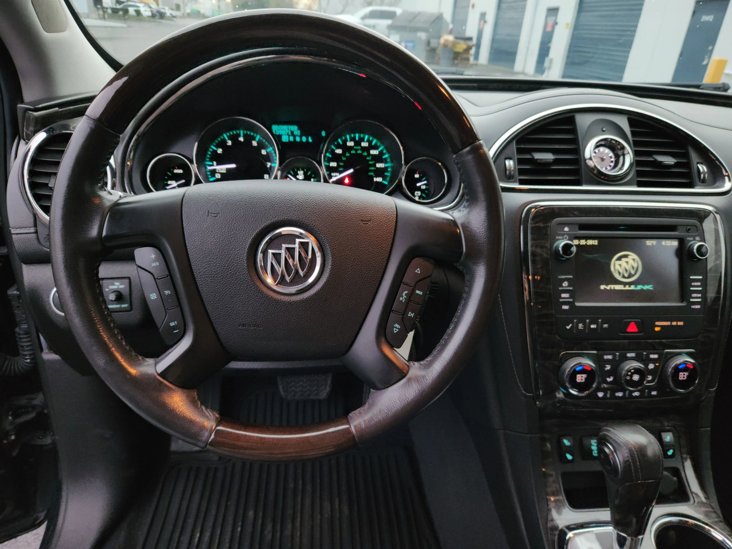 Used 2014 Buick Enclave Leather image 8