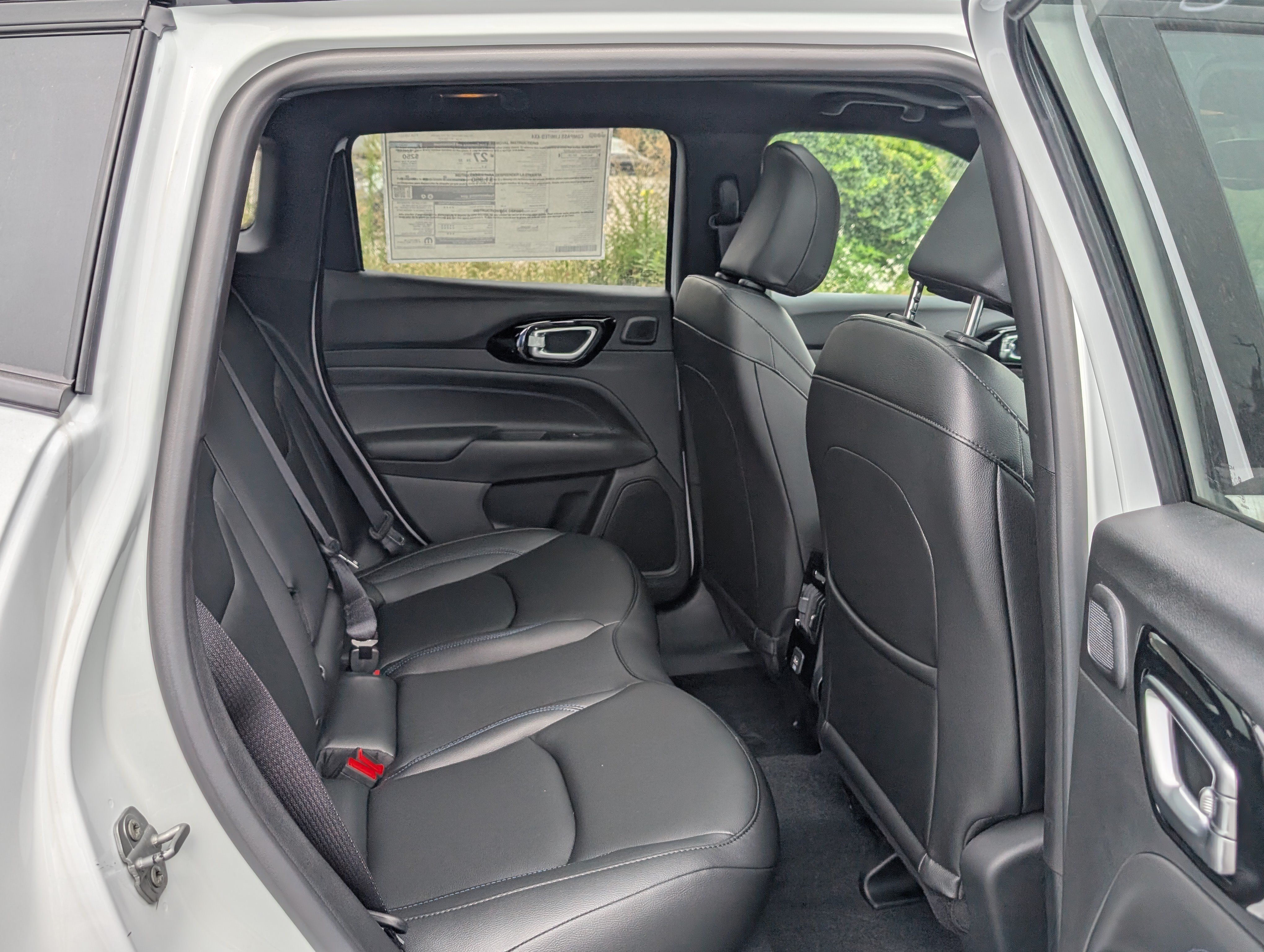 New 2025 Jeep Compass Limited w/ Sun & Sound Group AWD/4WD image 10