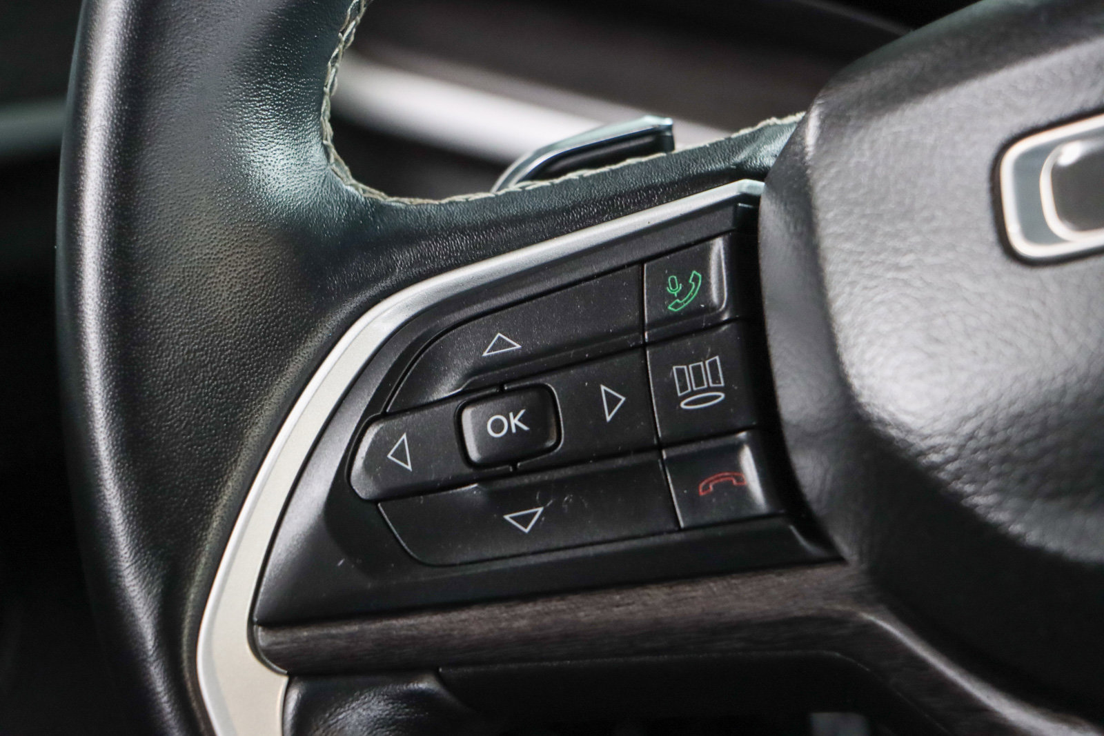 Used 2021 Jeep Grand Cherokee L Limited image 13